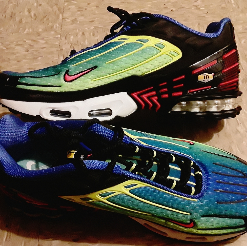 Shoes - Picture 3 of 5